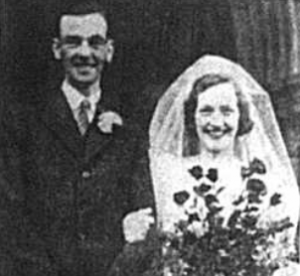 Wedding Photo of William Stanley Page and Margaret Holder, published int eh Bromlet Times newspaper in November 1941